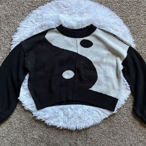 SO Ying Yang Sweater‎ Womens Size Medium
